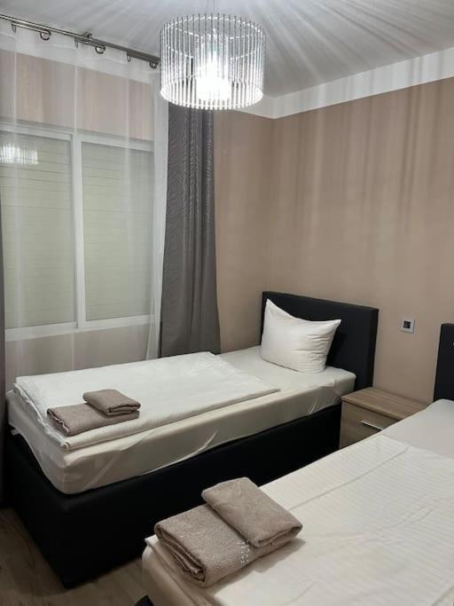 Villa Nadiya App Pool, Parking Торрев'єха Екстер'єр фото