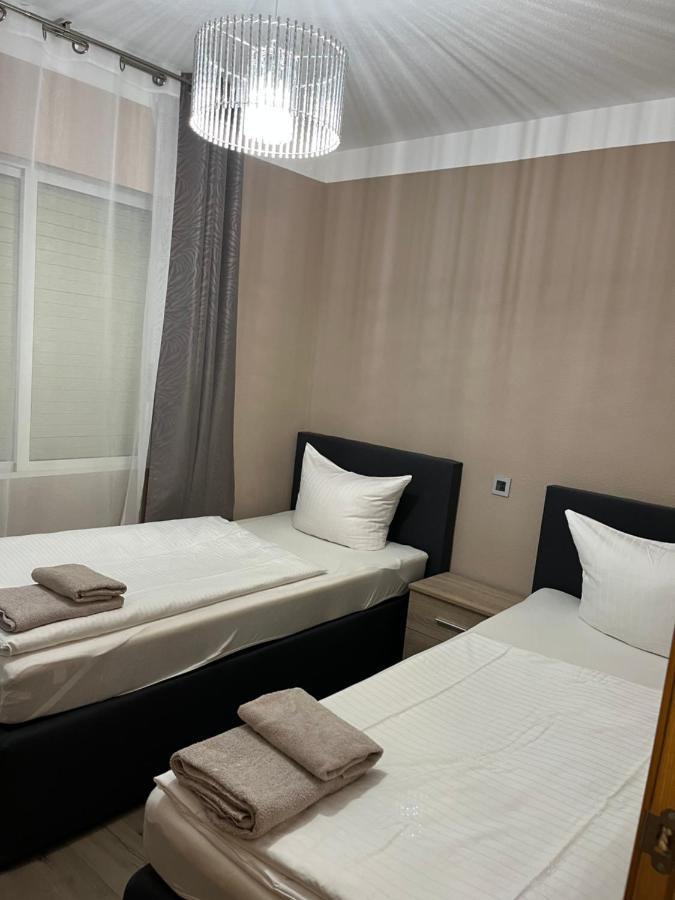 Villa Nadiya App Pool, Parking Торрев'єха Екстер'єр фото