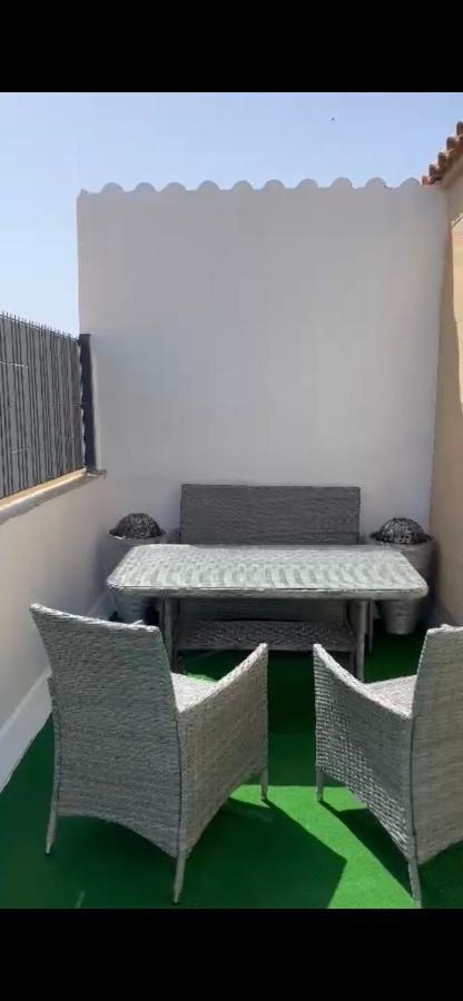Villa Nadiya App Pool, Parking Торрев'єха Екстер'єр фото