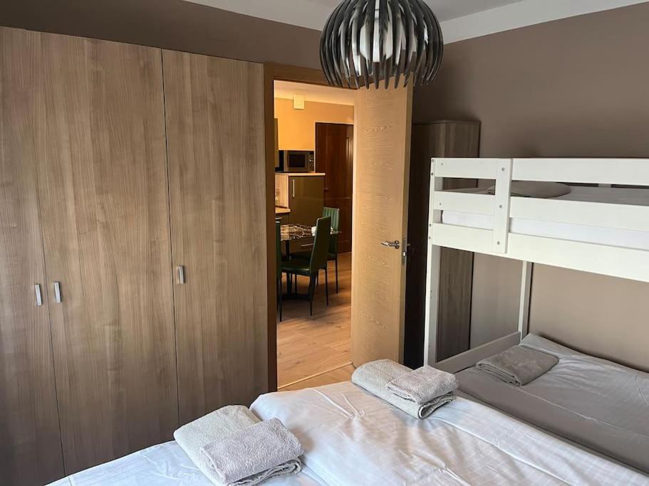 Villa Nadiya App Pool, Parking Торрев'єха Екстер'єр фото