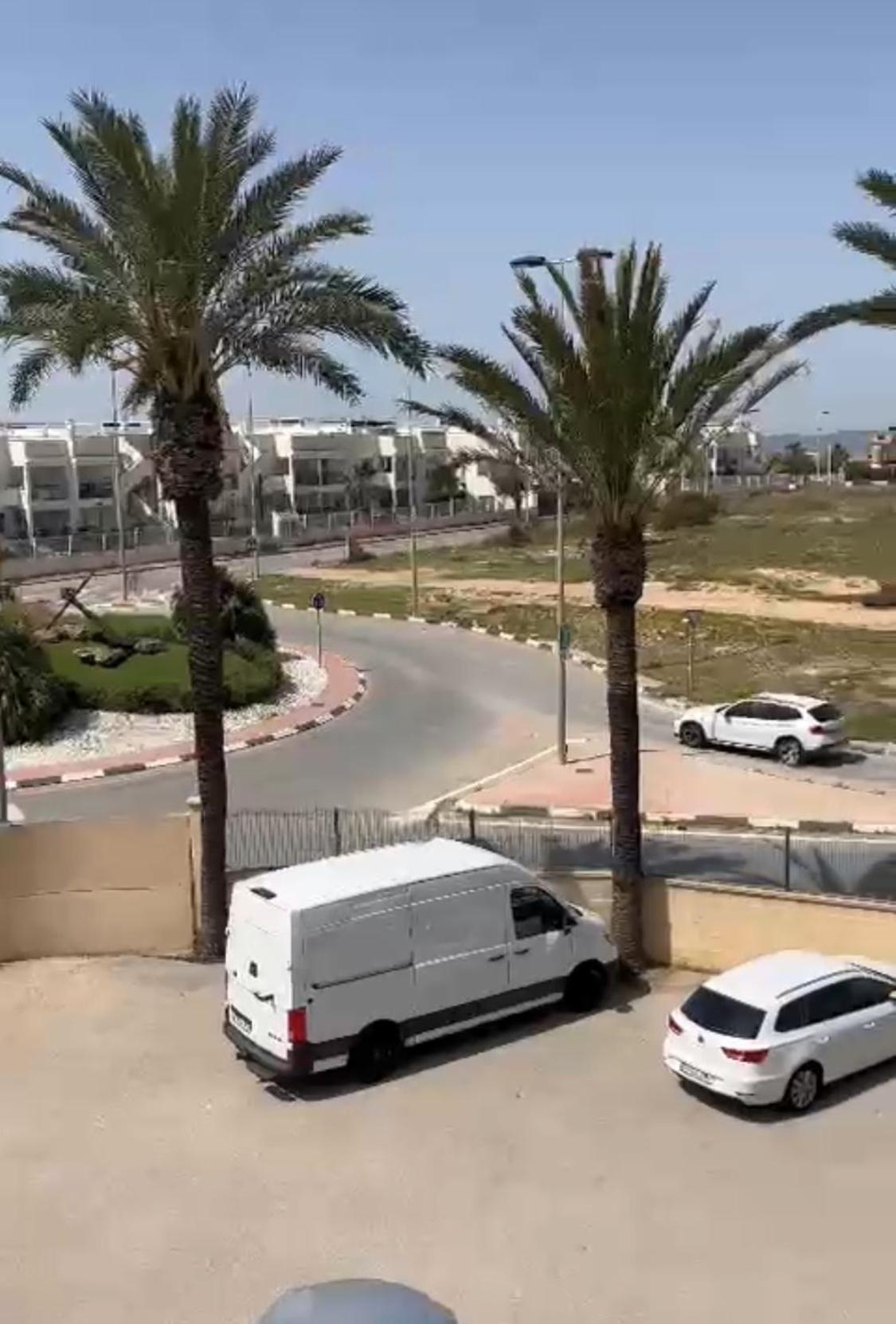 Villa Nadiya App Pool, Parking Торрев'єха Екстер'єр фото