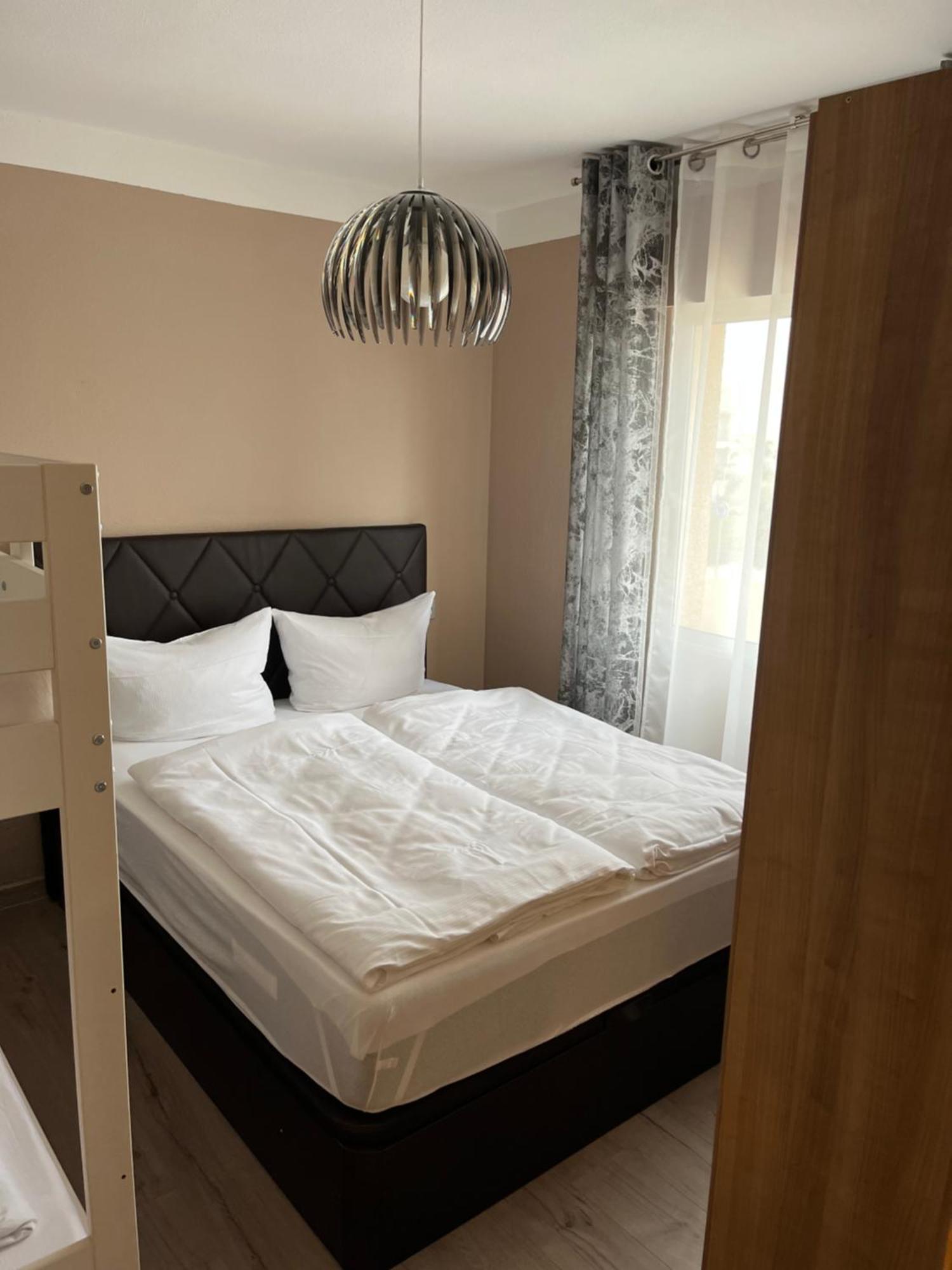 Villa Nadiya App Pool, Parking Торрев'єха Екстер'єр фото